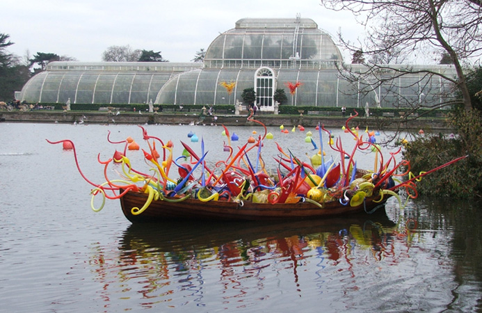 Kew Palm House lake